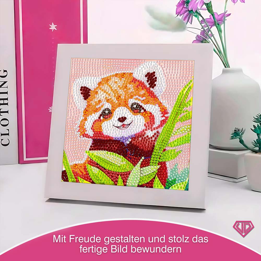 5D Diamond Painting Fröhlicher Panda Leo im Bambuswald mit Strasssteinchen, Unique-Diamond