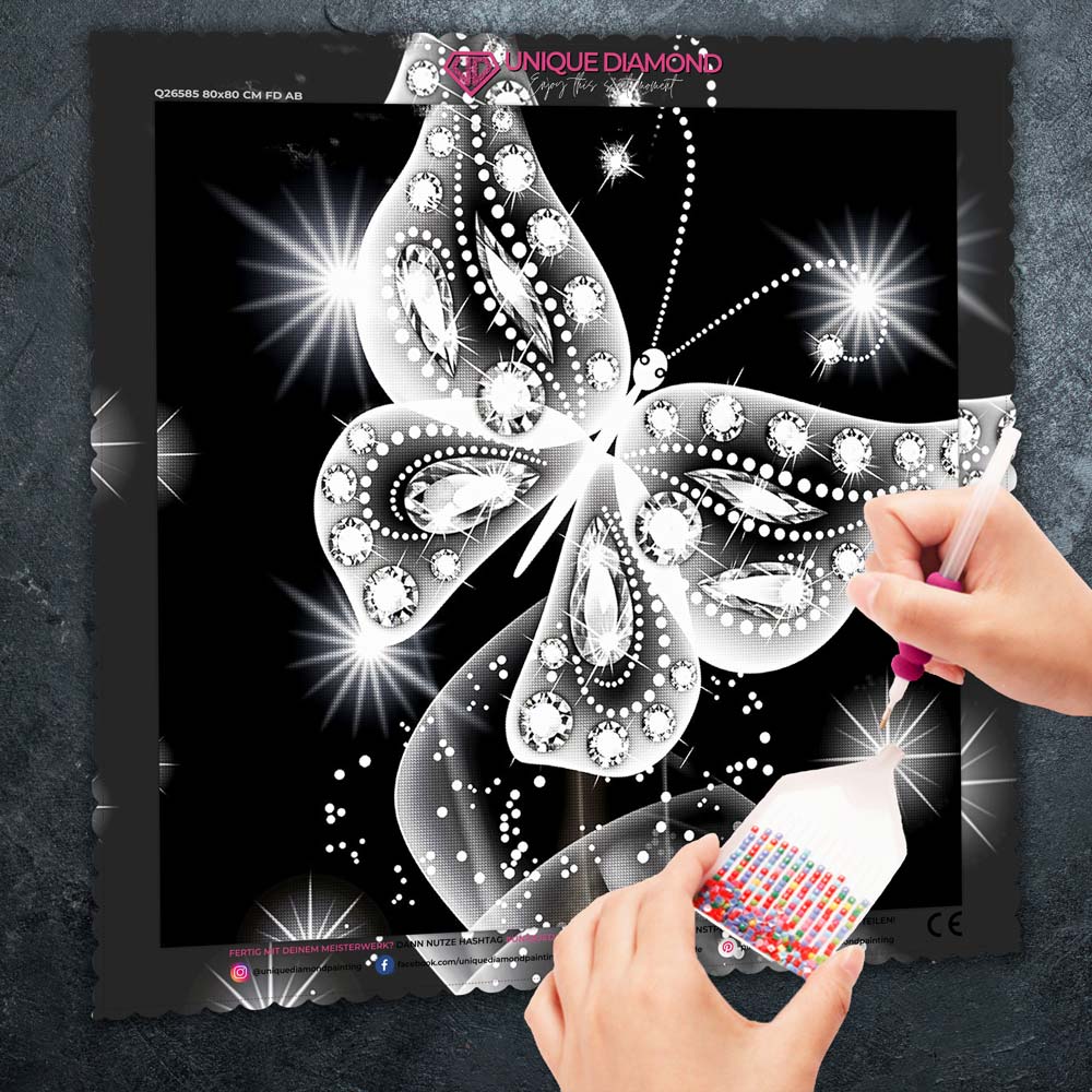 5D Diamond Painting - leuchtender Schmetterling Unique-Diamond